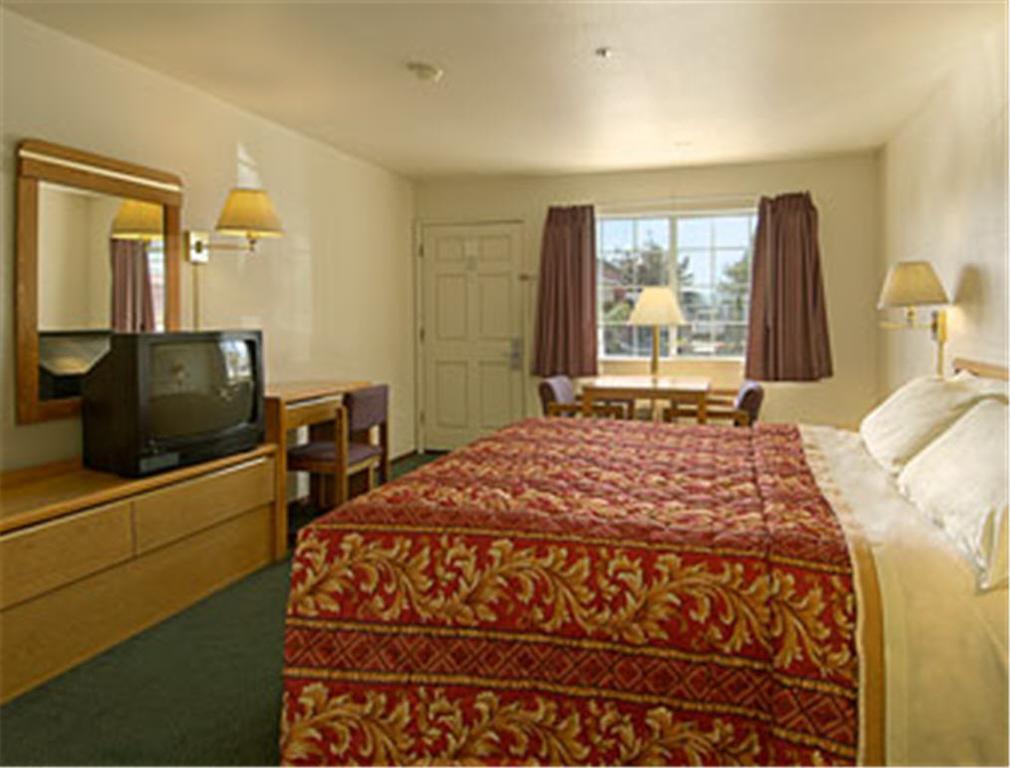 Days Inn Salinas Airport 객실 사진